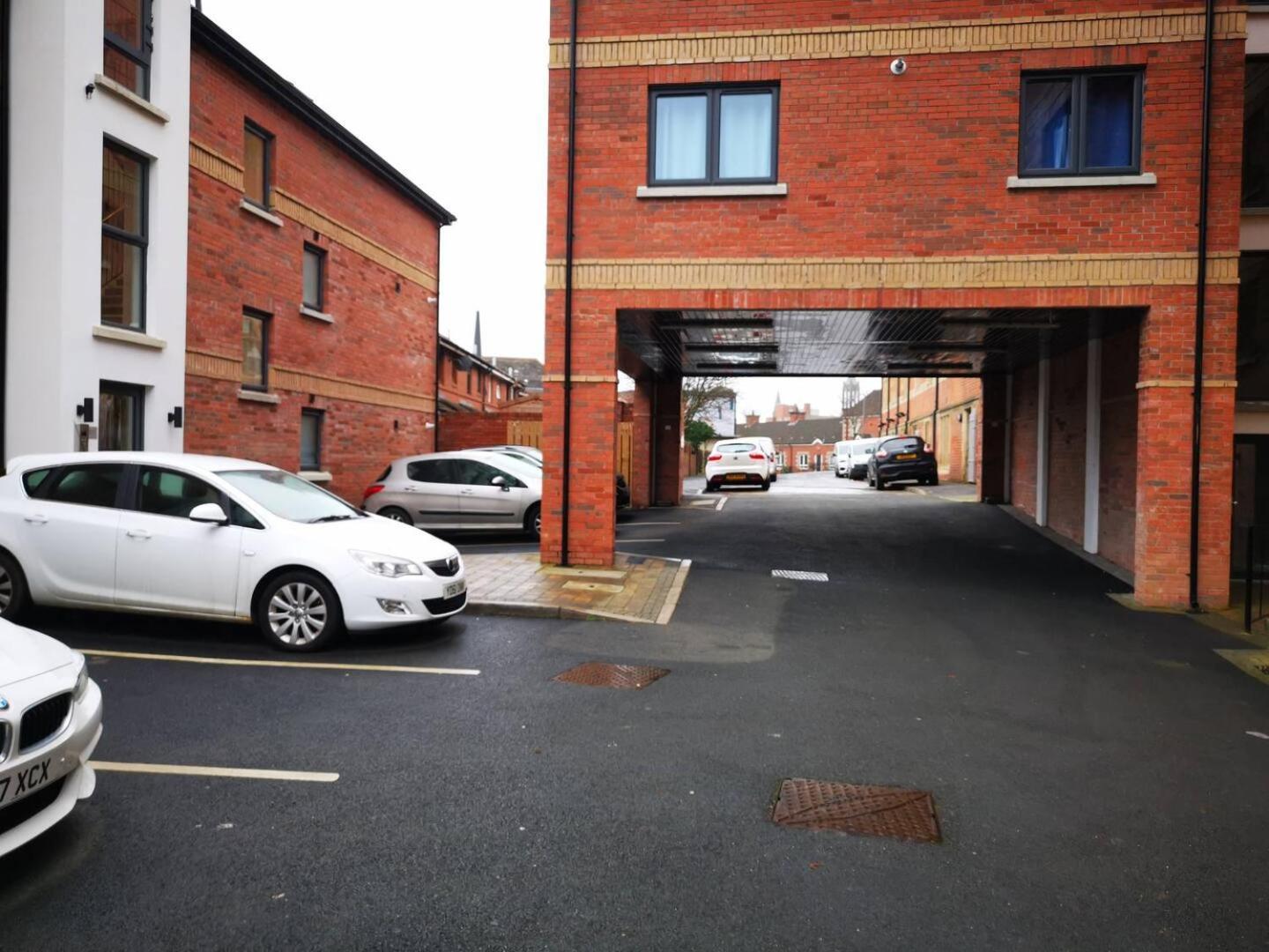 Belfast Central 2 Bedroom Luxurious Modern Stay Buitenkant foto