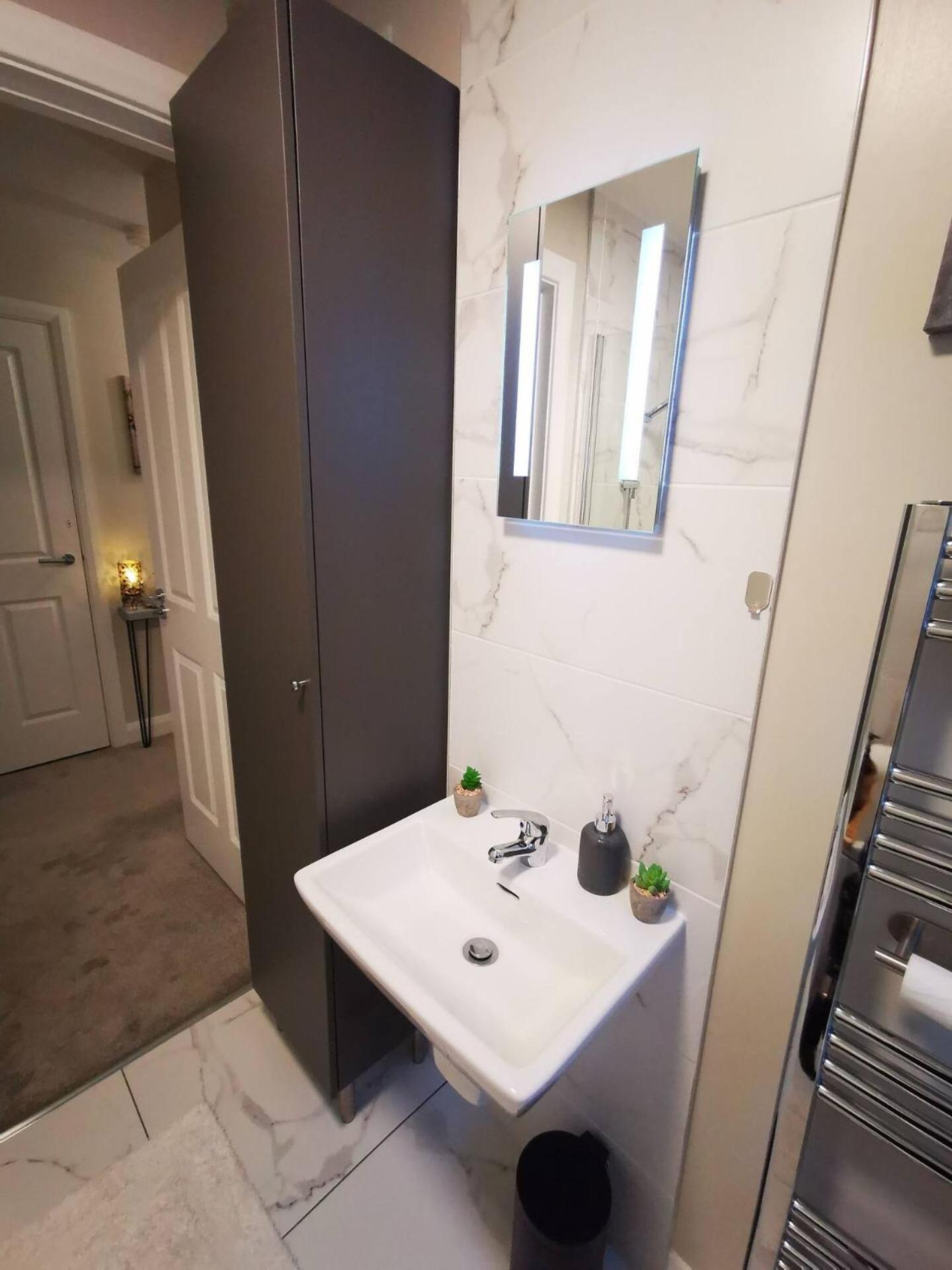 Belfast Central 2 Bedroom Luxurious Modern Stay Buitenkant foto