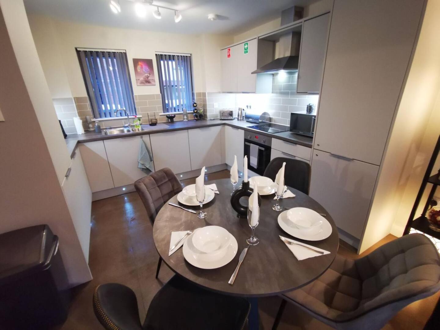 Belfast Central 2 Bedroom Luxurious Modern Stay Buitenkant foto