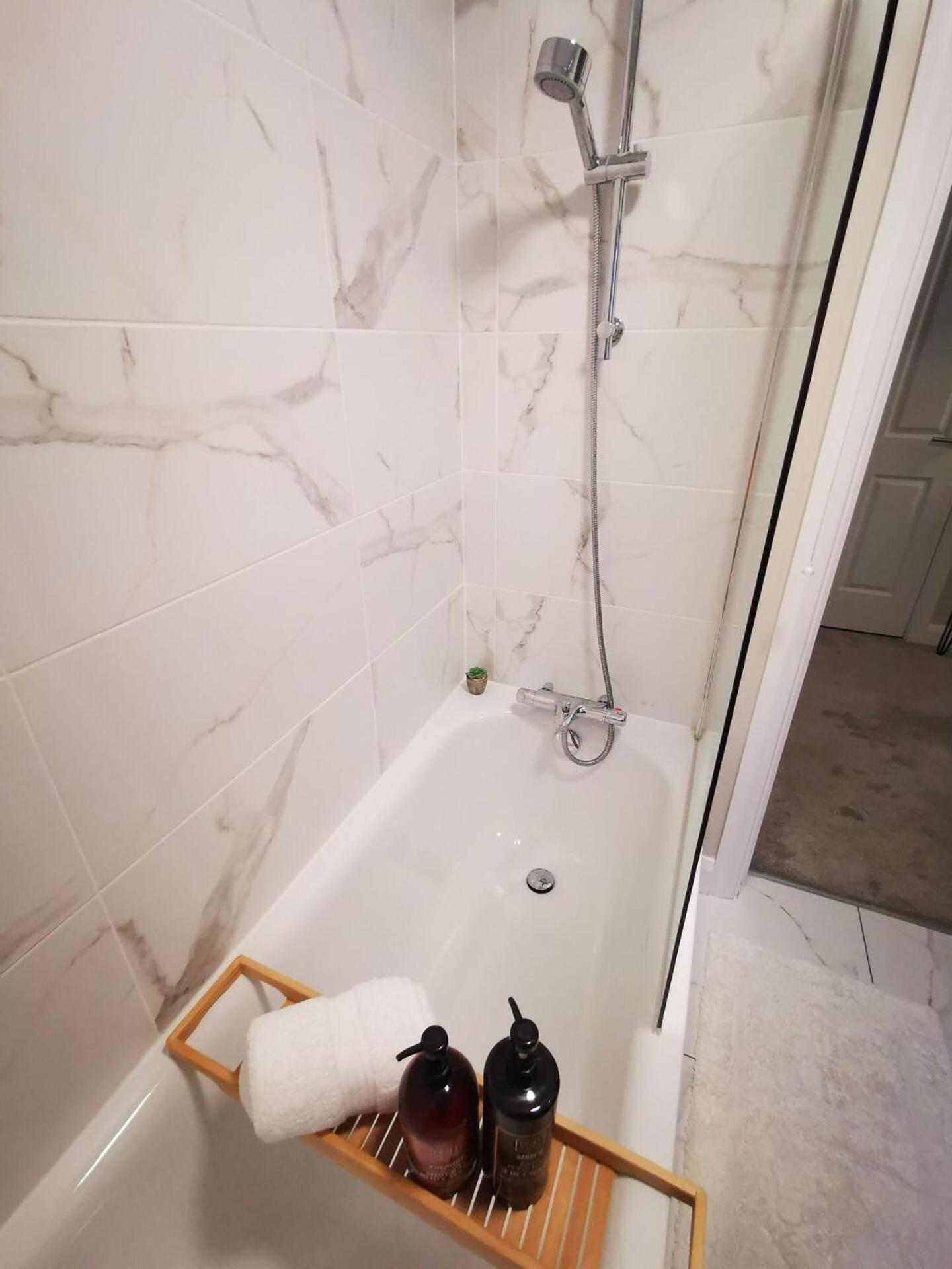 Belfast Central 2 Bedroom Luxurious Modern Stay Buitenkant foto